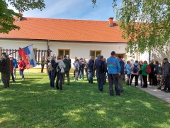 Zborno mesto pred osnovno šolo Kog