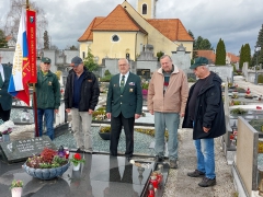 Poklonili smo se mu z minuto molka